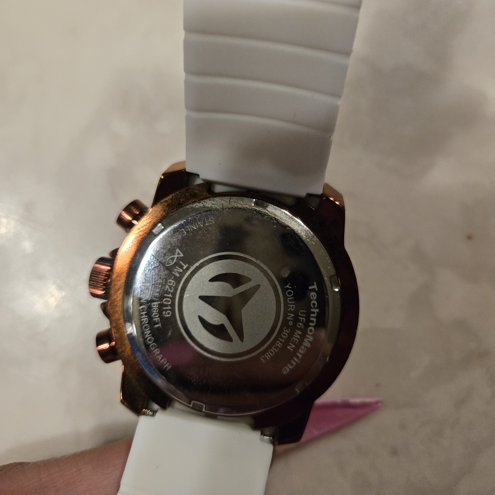 4 Technomarine Luxury Black and Gold Watch with Red Accents. New With Tags. - Picture 9 of 16